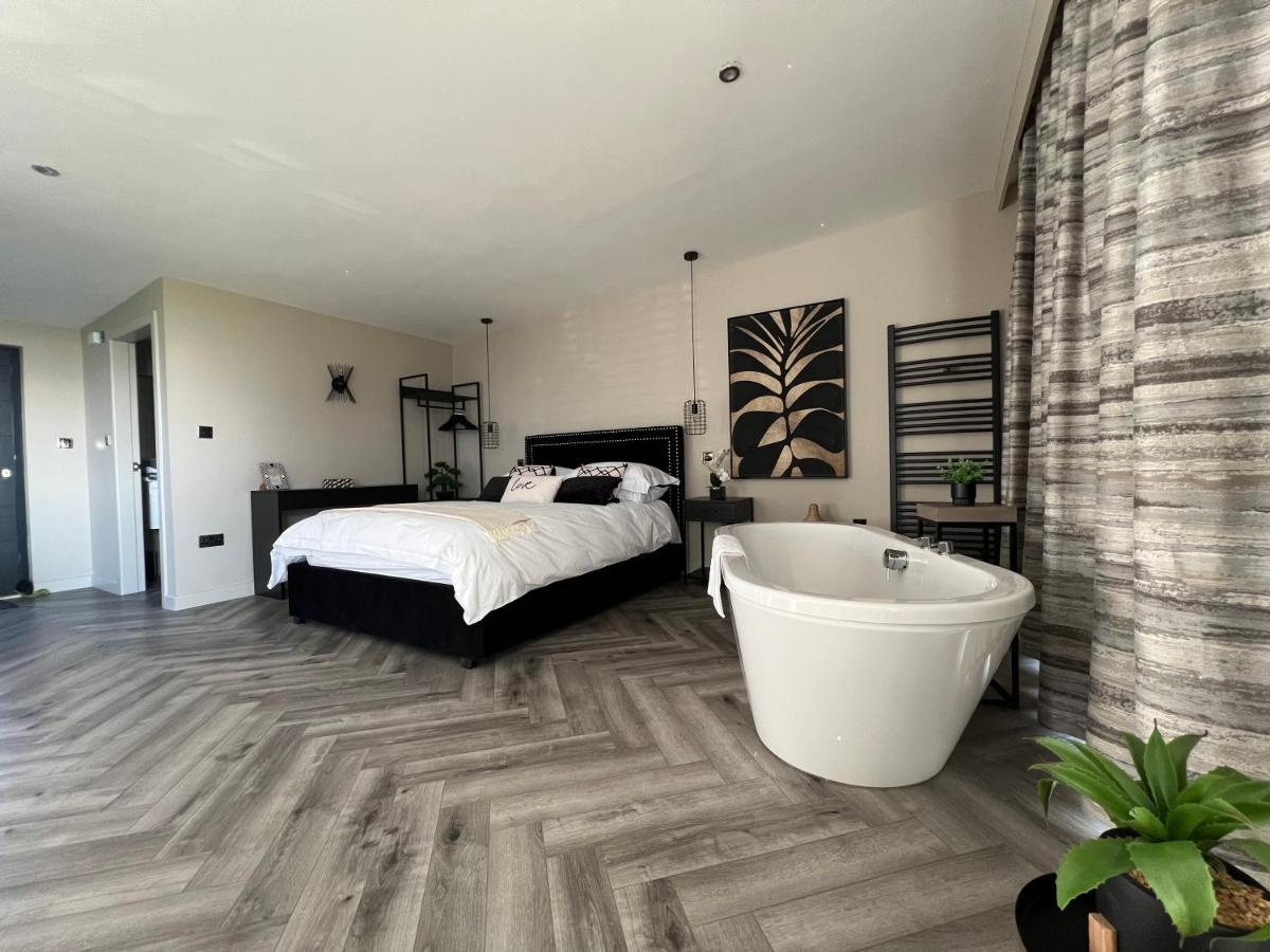 Loudoun Mains Luxury Lodges Newmilns 外观 照片