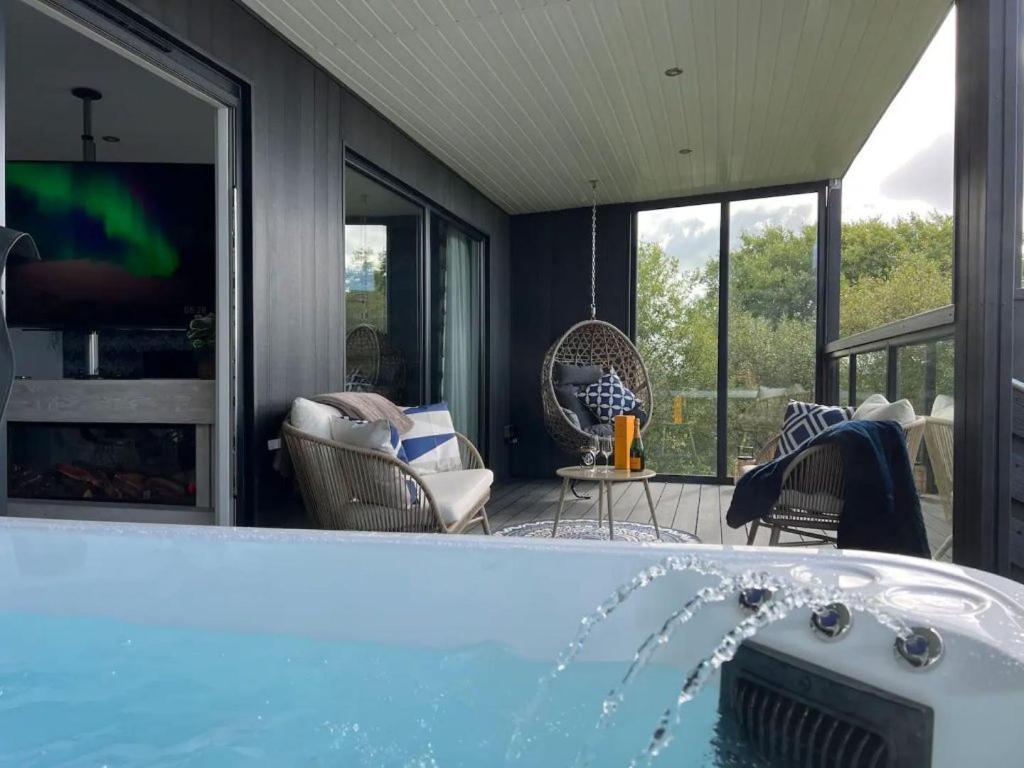 Loudoun Mains Luxury Lodges Newmilns 外观 照片